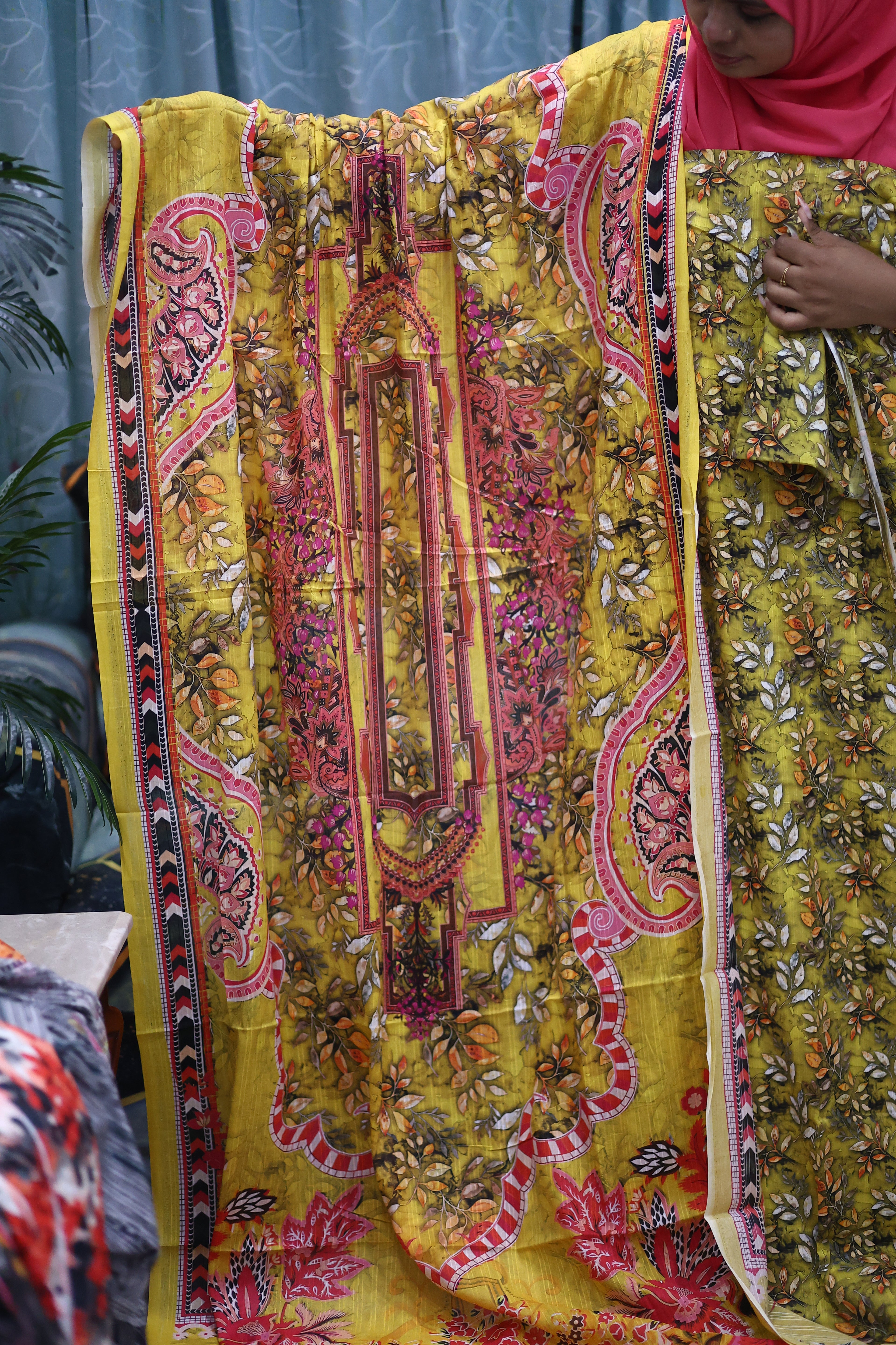 Luxury Slab Cotton Un-Stitched Three Piece